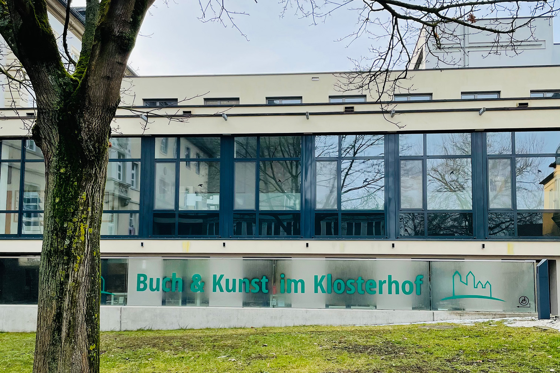 BuchBesuch ist die Veranstaltungsreihe der Buchhandlung der Abtei Münsterschwarzach