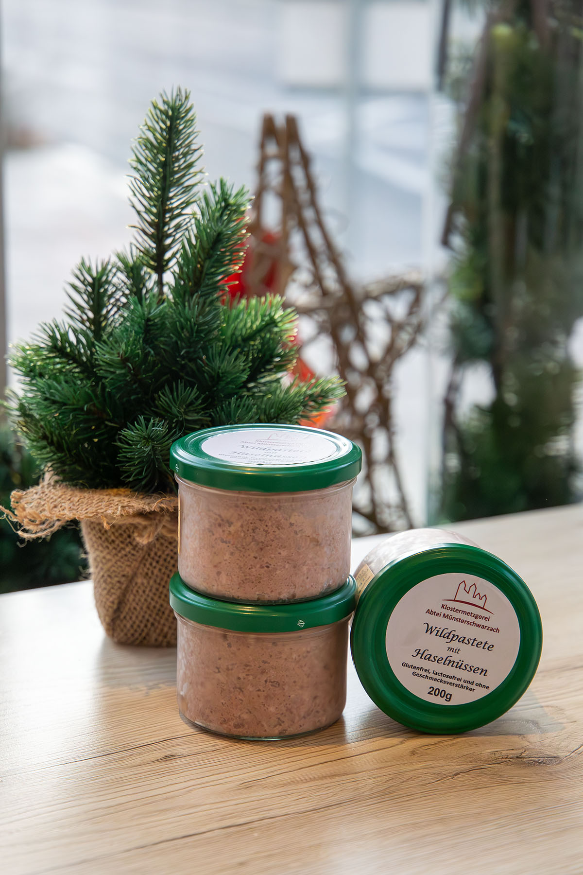 Drei Gläser mit Wildschweinpastete