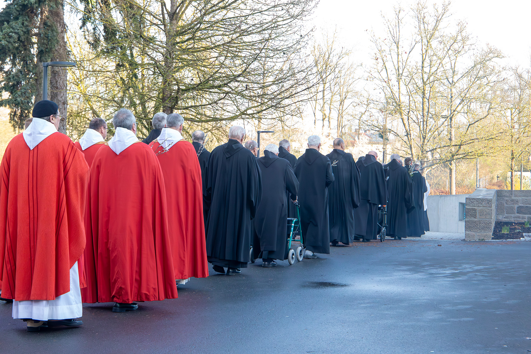 Mönche bei Palmprozession