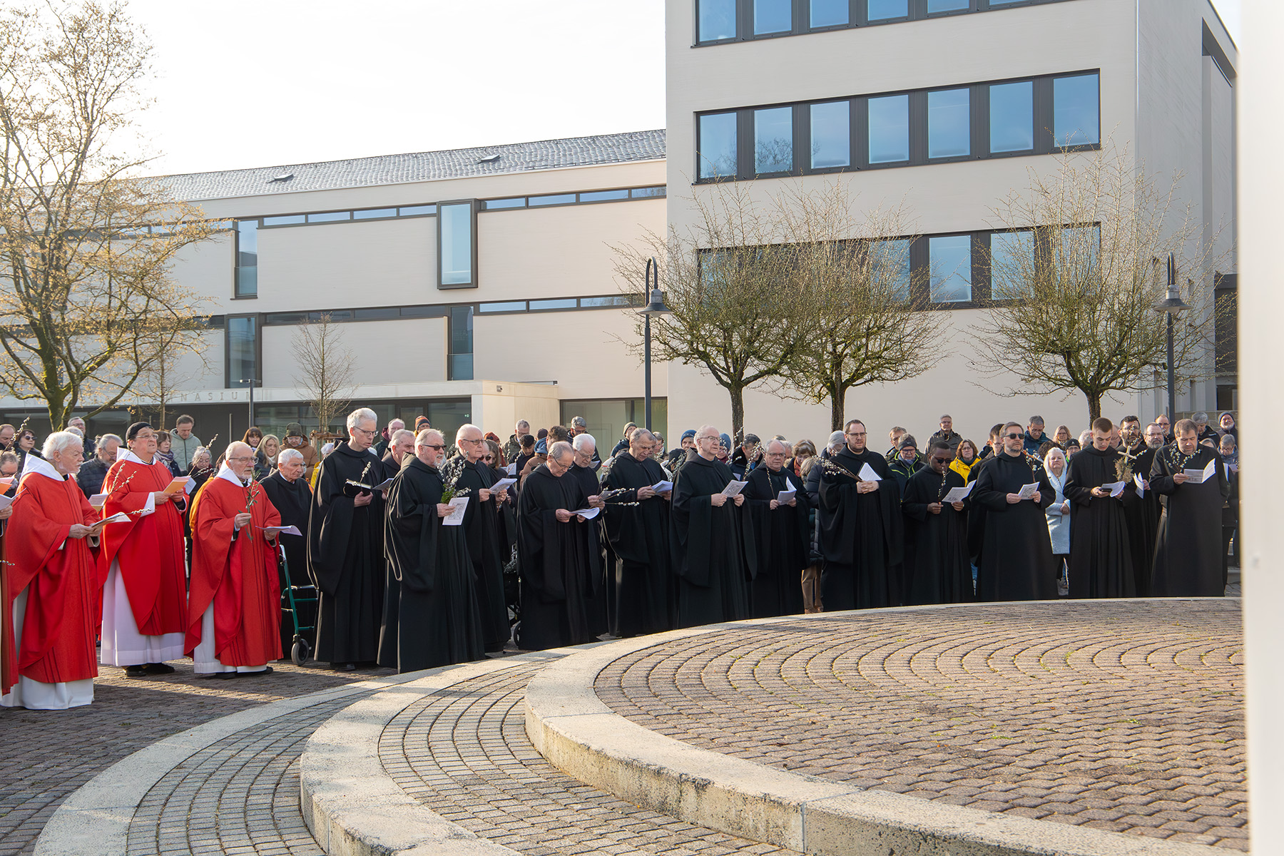 Gemeinde bei der Prozession