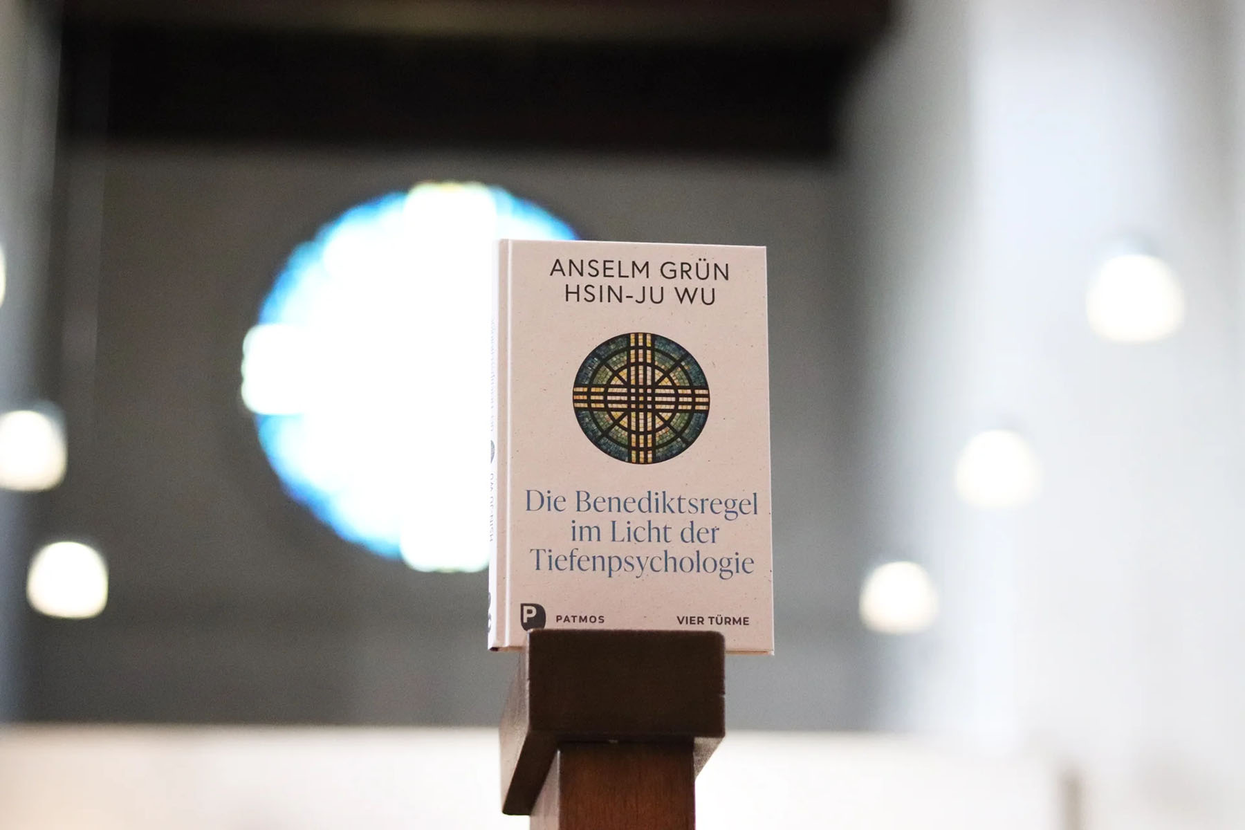 Buch "Die Benediktsregel im Licht der Tiefenpsychologie"