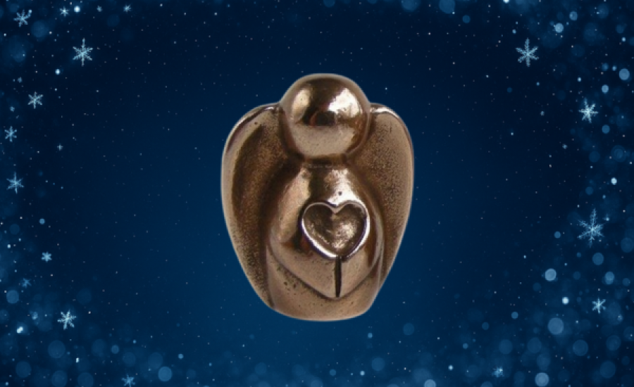 Bronzefiguren in Engelform