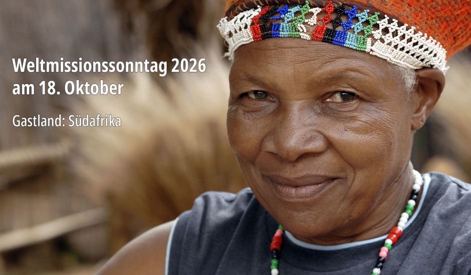 Zulufrau mit traditionellem Kopfschmuck