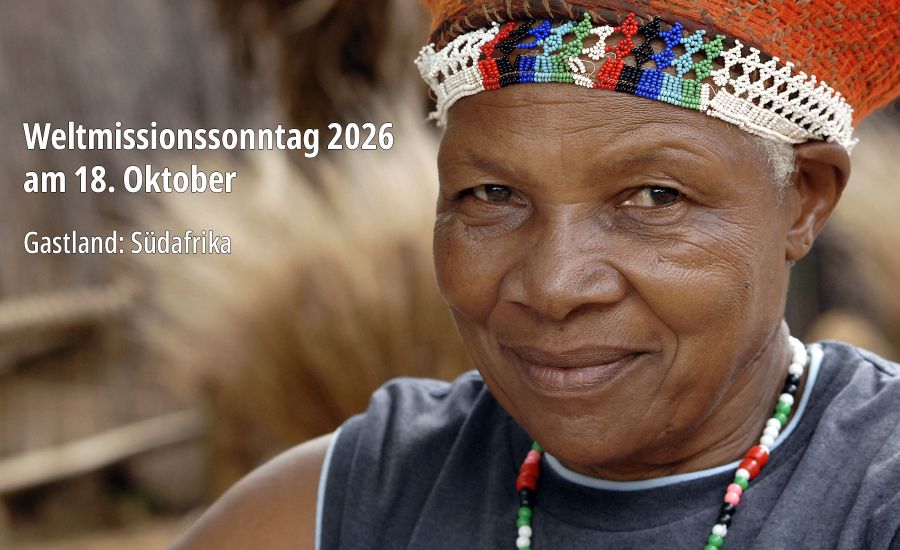 Zulufrau mit traditionellem Kopfschmuck