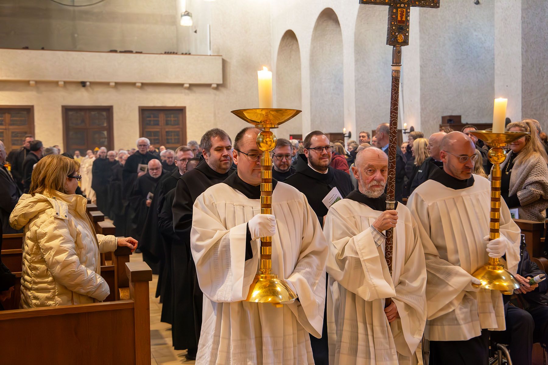 Einzug der Mönche in die Kirche