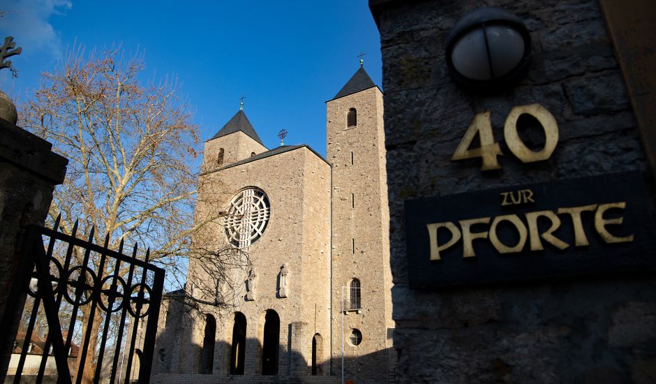 Blick auf die Abteikirche 