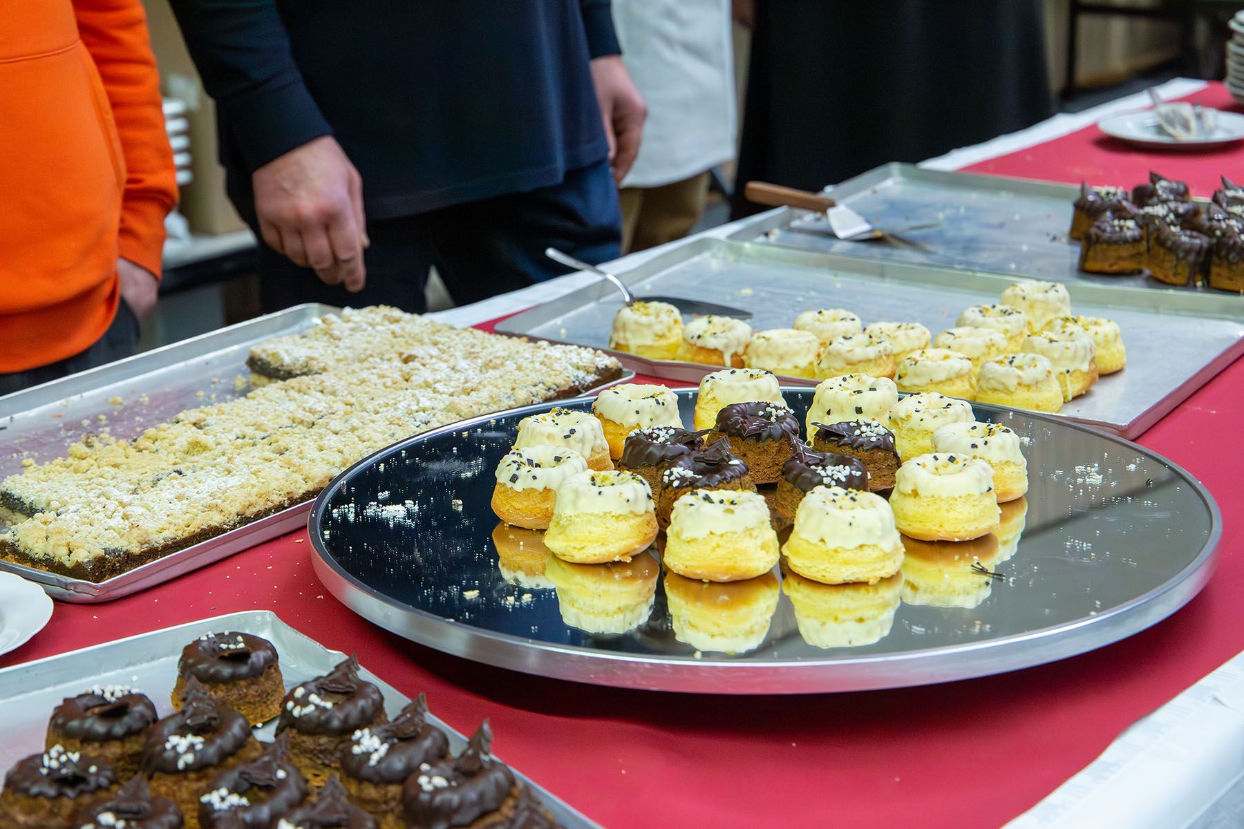 Verschiedene Kuchen auf dem Buffet