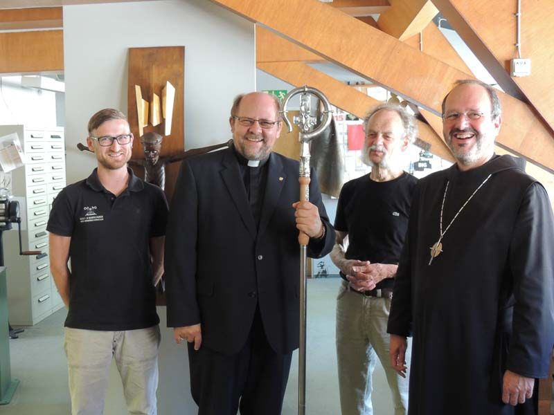 Bischofsstab aus der Klostergoldschmiede Muensterschwarzach