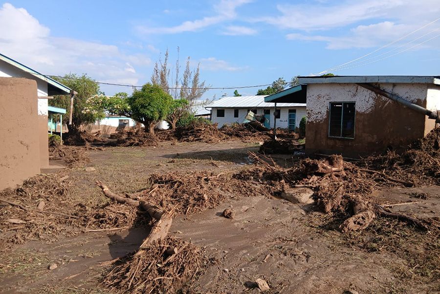 Schlammlawine vor den Häusern