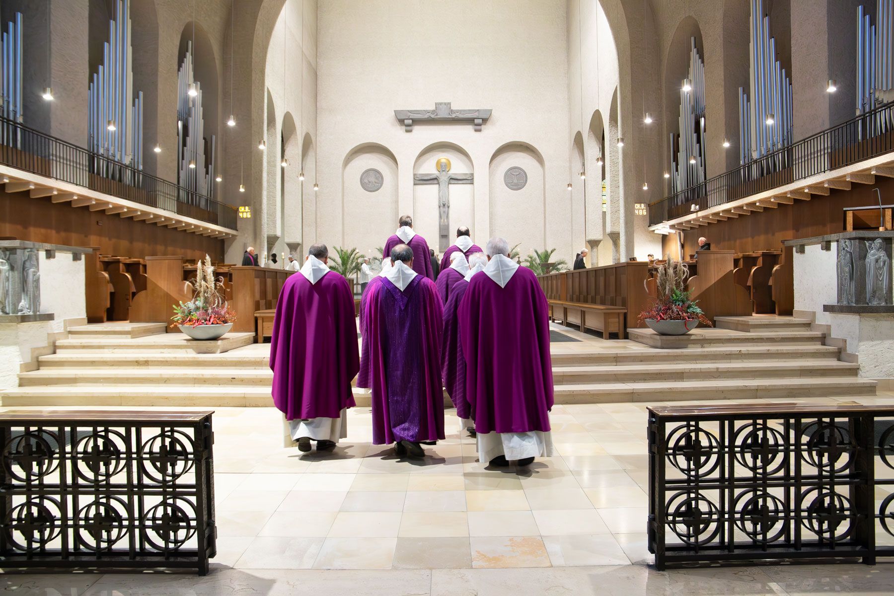 Blick auf den Christus beim Einzug an Allerseelen