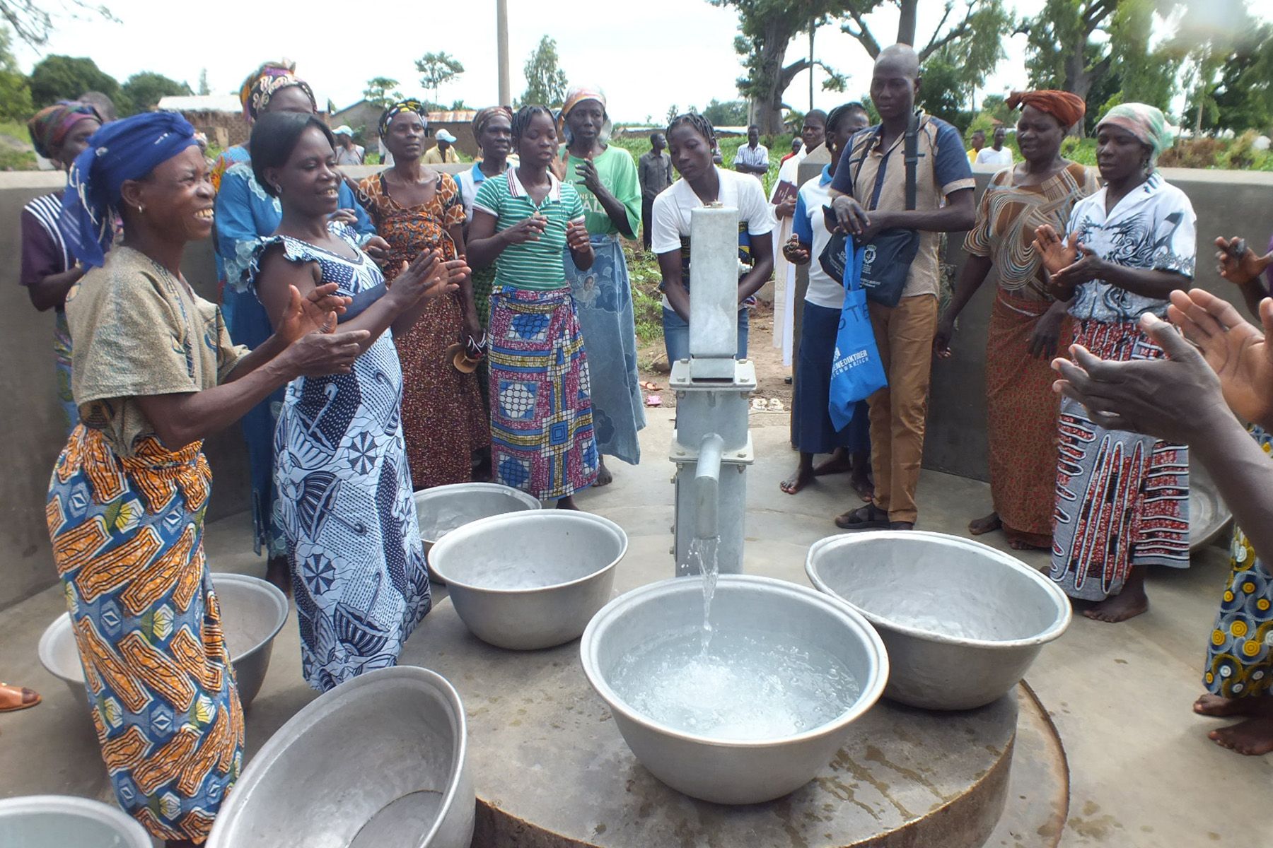 Große Freude bei den Dorfbewohnern