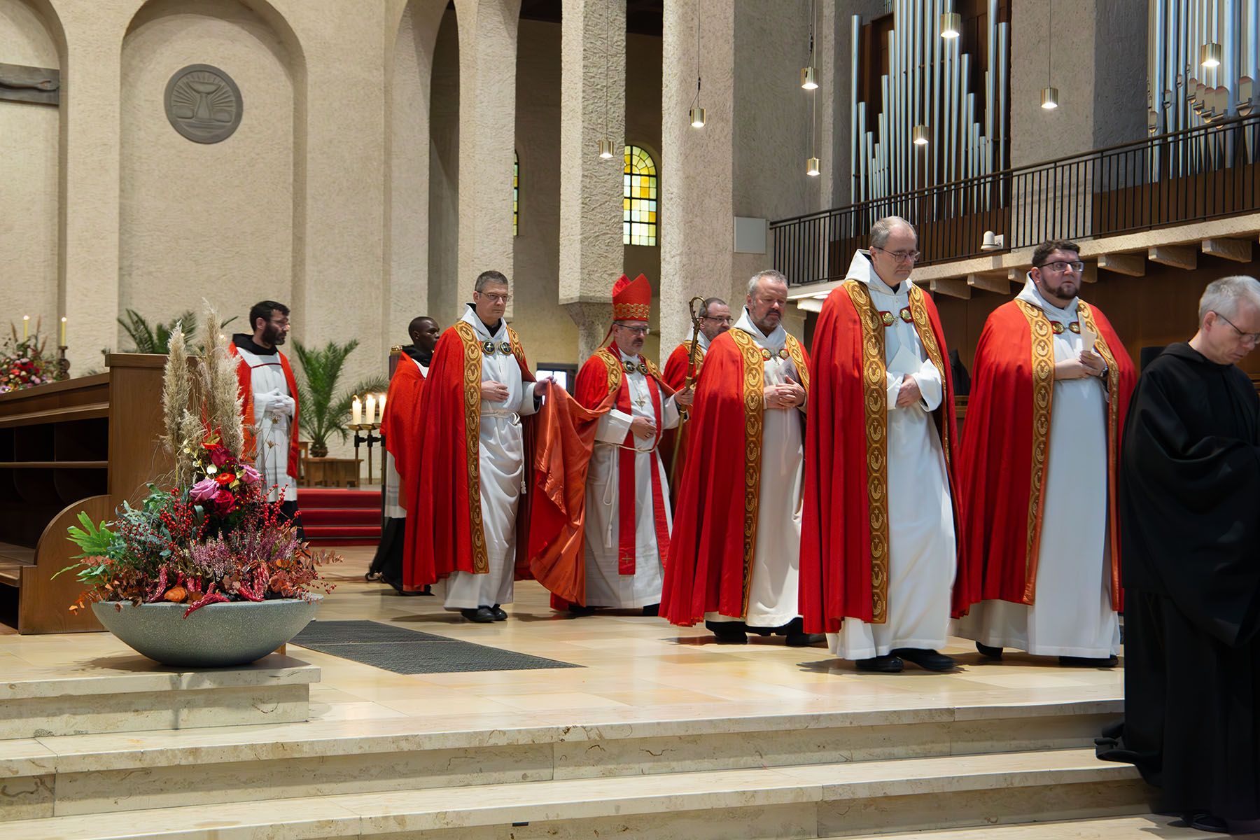 Auszug der Gemeinschaft am Ende des Gottesdienstes